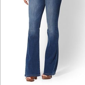 TALL MID-RISE CURVY BOOTCUT JEANS - BLUE HONEY 16